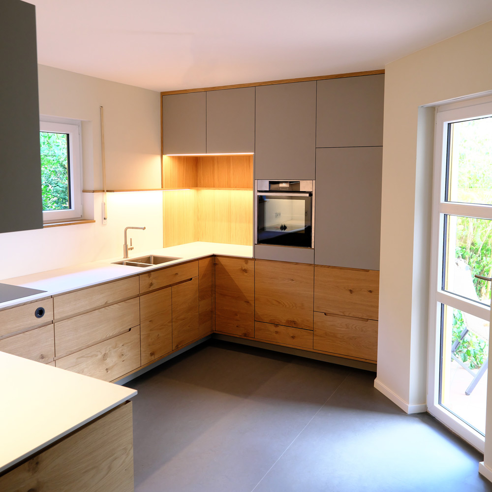 Küche mit Ceasarstone Arbeitsplatte