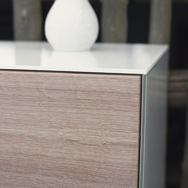 Sideboard aus Glas und Holz